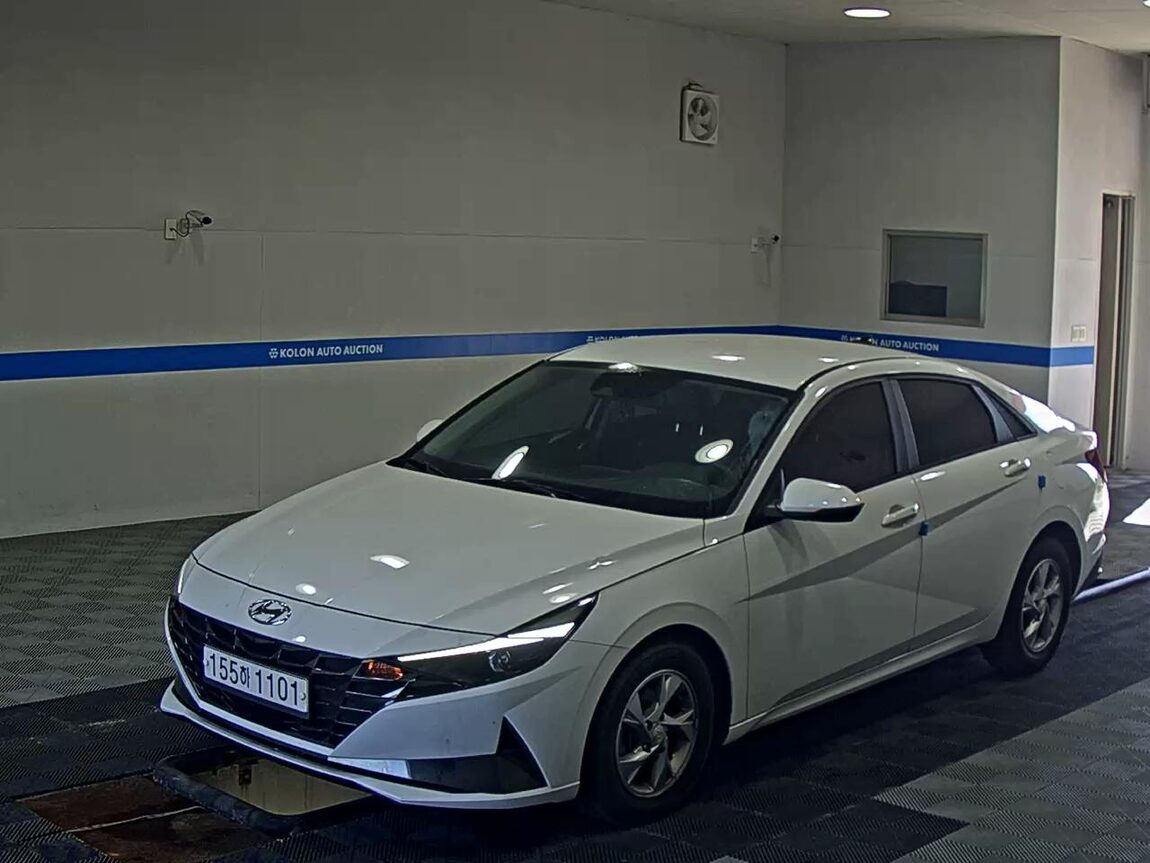 HYUNDAI AVANTE (CN7) 1.6 GASOLINE MODERN 2021 - zdjęcie 2