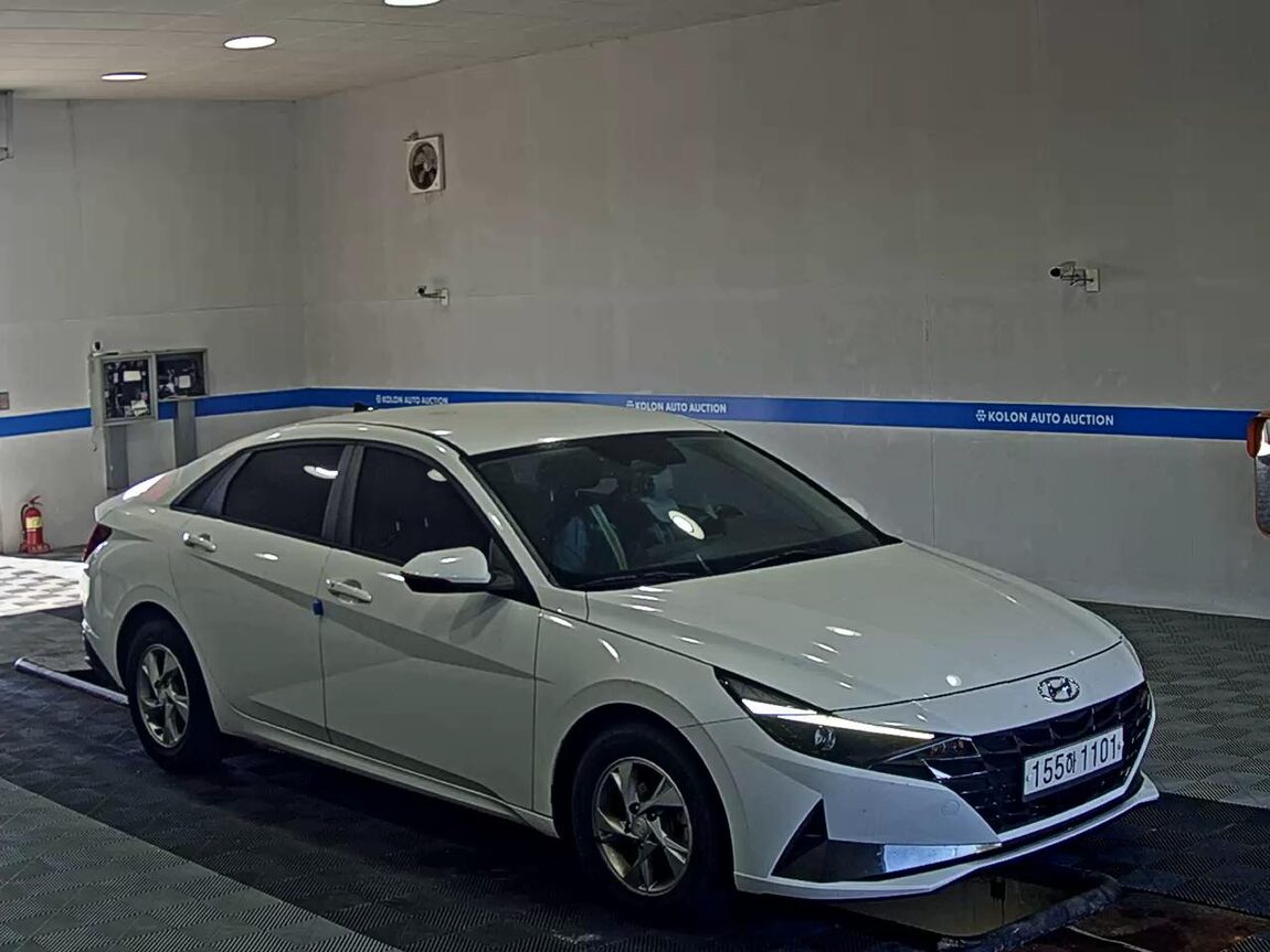 HYUNDAI AVANTE (CN7) 1.6 GASOLINE MODERN 2021 - zdjęcie 3