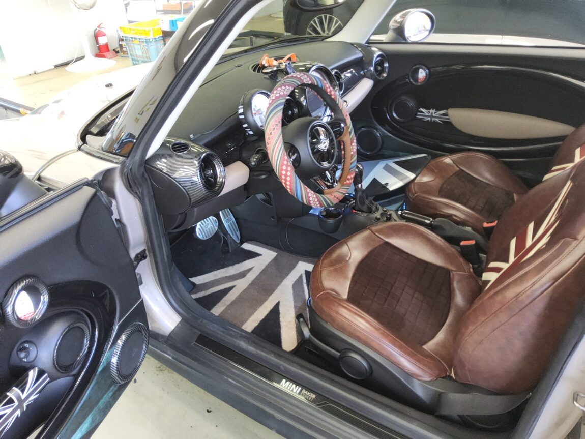MINI COOPER (2ND GEN) 2.0 D BAKER STREET 2012 - zdjęcie 10