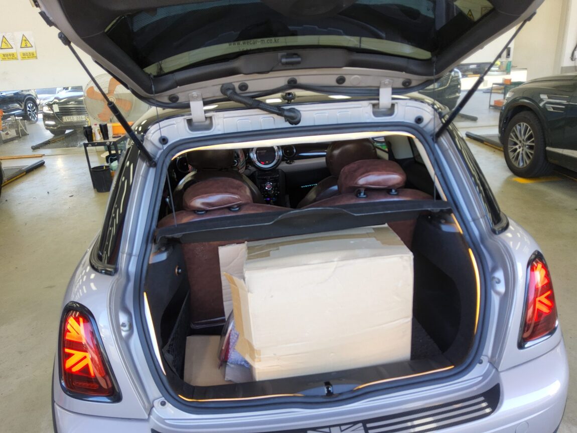 MINI COOPER (2ND GEN) 2.0 D BAKER STREET 2012 - zdjęcie 14
