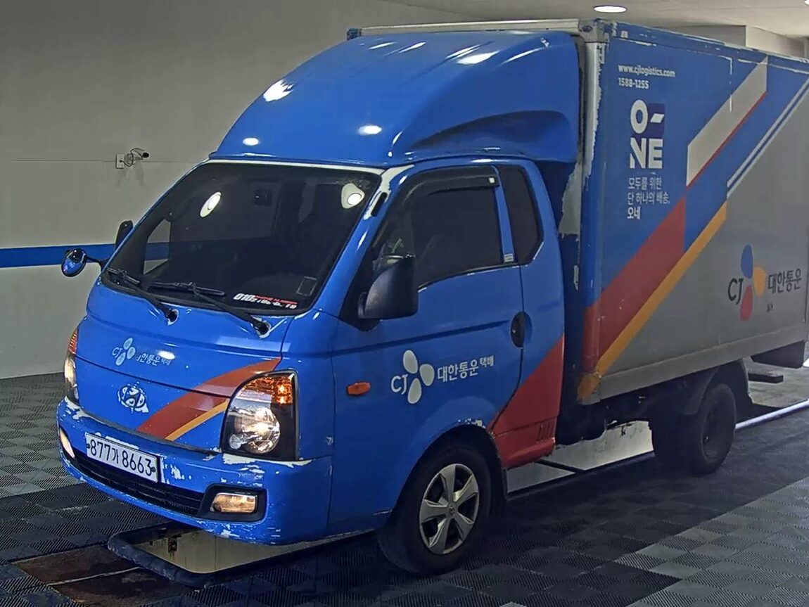 HYUNDAI PORTER II HIGH-ROOF BUILT-IN BOX TRUCK SUPER CAB 2015 - zdjęcie 2