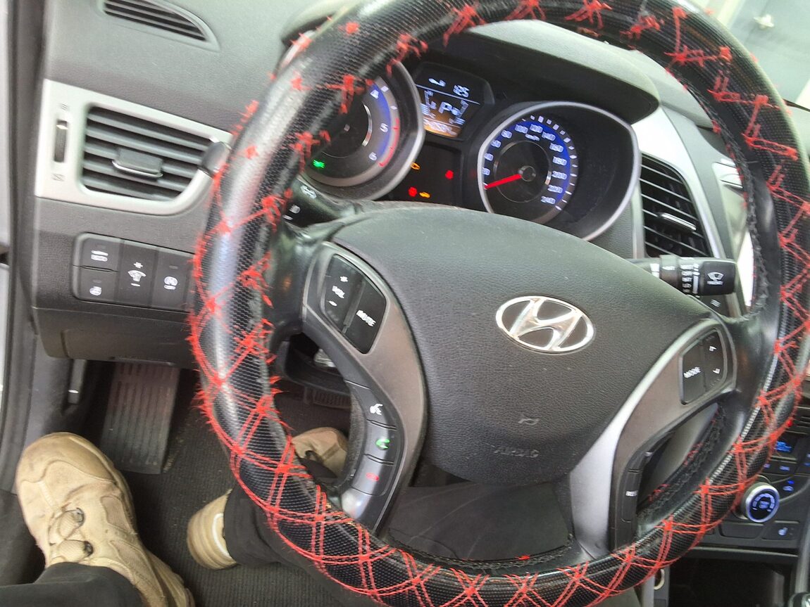 HYUNDAI THE NEW AVANTE MD 1.6 VGT SMART 2014 - zdjęcie 23