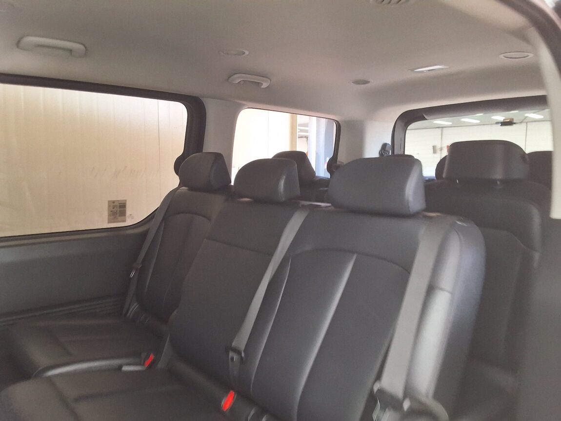 HYUNDAI STARIA 2.2 DIESEL TOURER 11-SEATER 2WD MODERN 2023 - zdjęcie 13