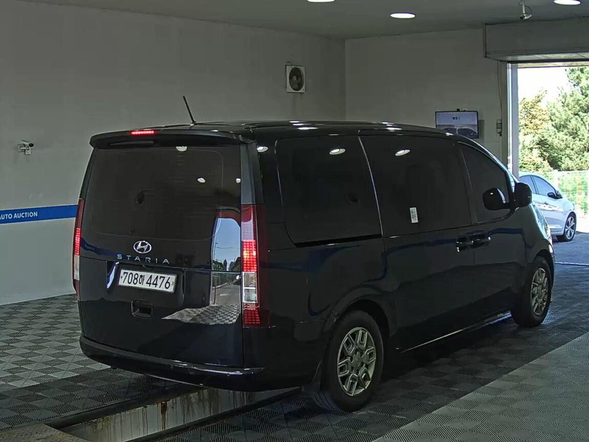 HYUNDAI STARIA 2.2 DIESEL TOURER 11-SEATER 2WD MODERN 2023 - zdjęcie 5