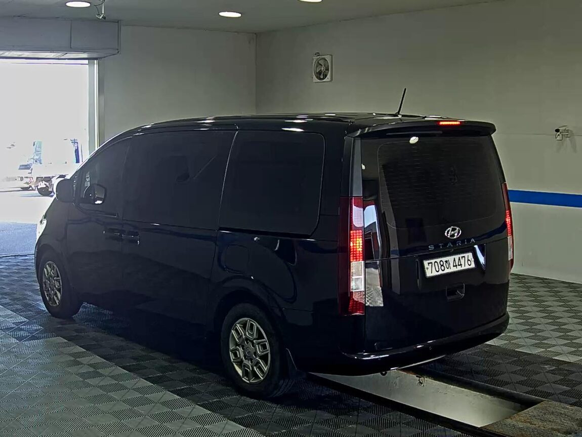 HYUNDAI STARIA 2.2 DIESEL TOURER 11-SEATER 2WD MODERN 2023 - zdjęcie 6