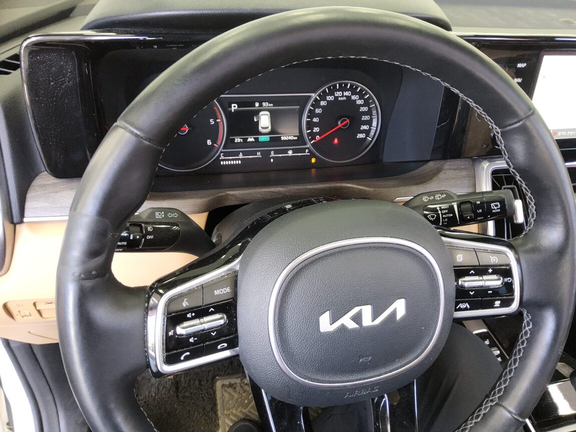 KIA NEW SORENTO (MQ4) 2.2 DIESEL 2WD PRESTIGE 2023 - zdjęcie 17