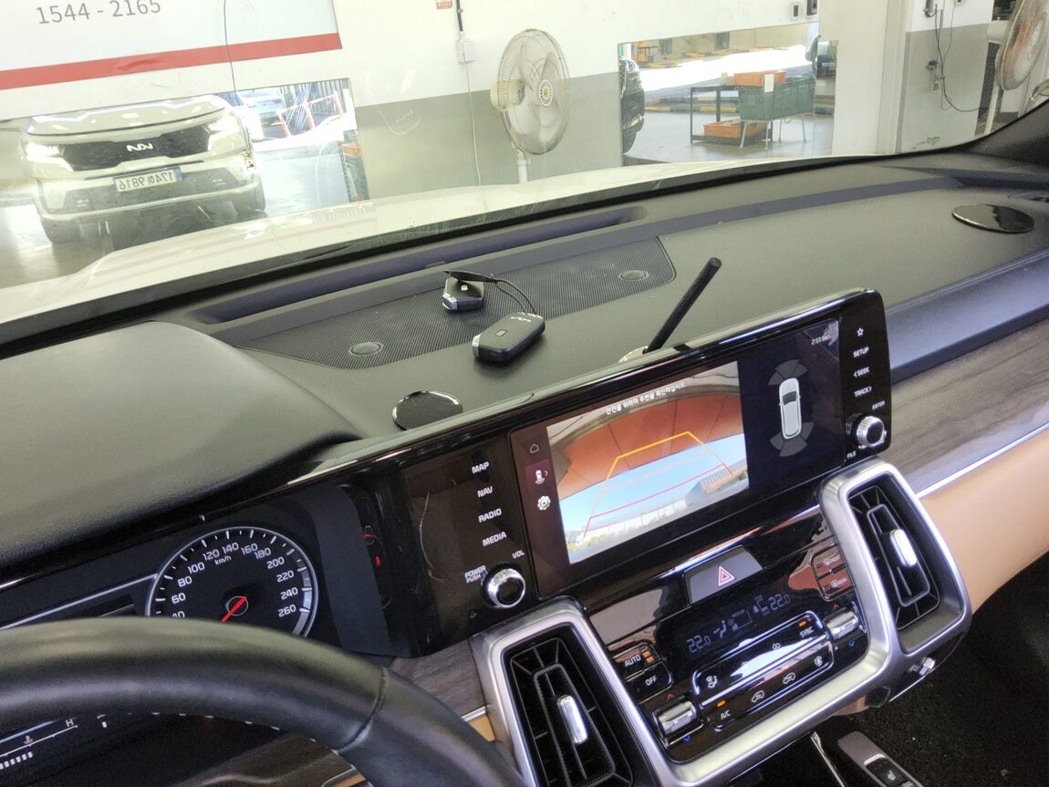 KIA NEW SORENTO (MQ4) 2.2 DIESEL 2WD PRESTIGE 2023 - zdjęcie 18