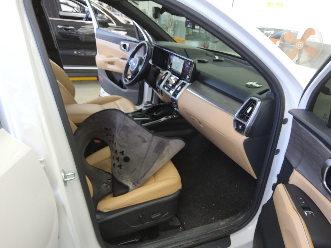 KIA NEW SORENTO (MQ4) 2.2 DIESEL 2WD PRESTIGE 2023 - zdjęcie 14
