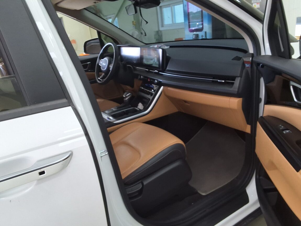 KIA NEW CARNIVAL (KA4) 9-SEATER DIESEL PRESTIGE 2023 - zdjęcie 15