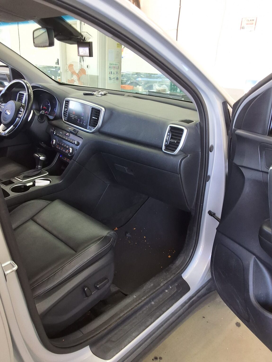 KIA SPORTAGE THE BOLD R2.0 DIESEL 4WD PRESTIGE 2019 - zdjęcie 14