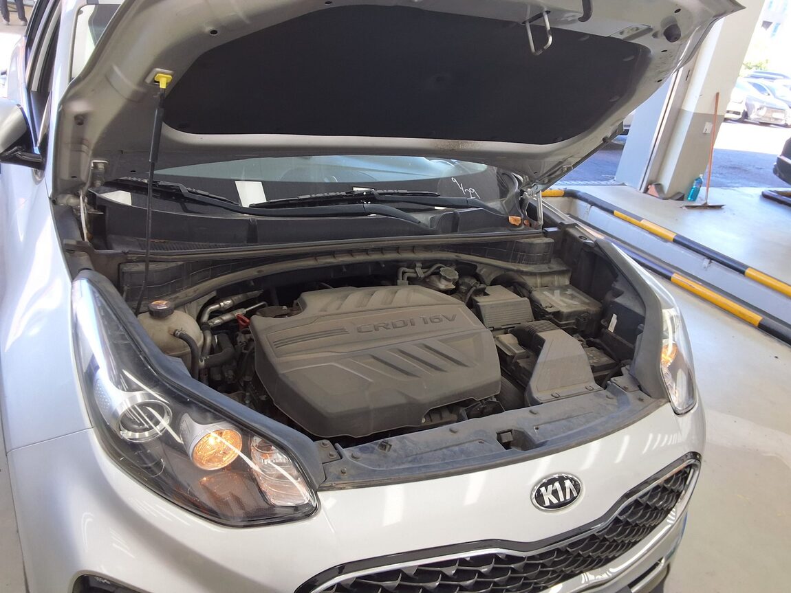 KIA SPORTAGE THE BOLD R2.0 DIESEL 4WD PRESTIGE 2019 - zdjęcie 18