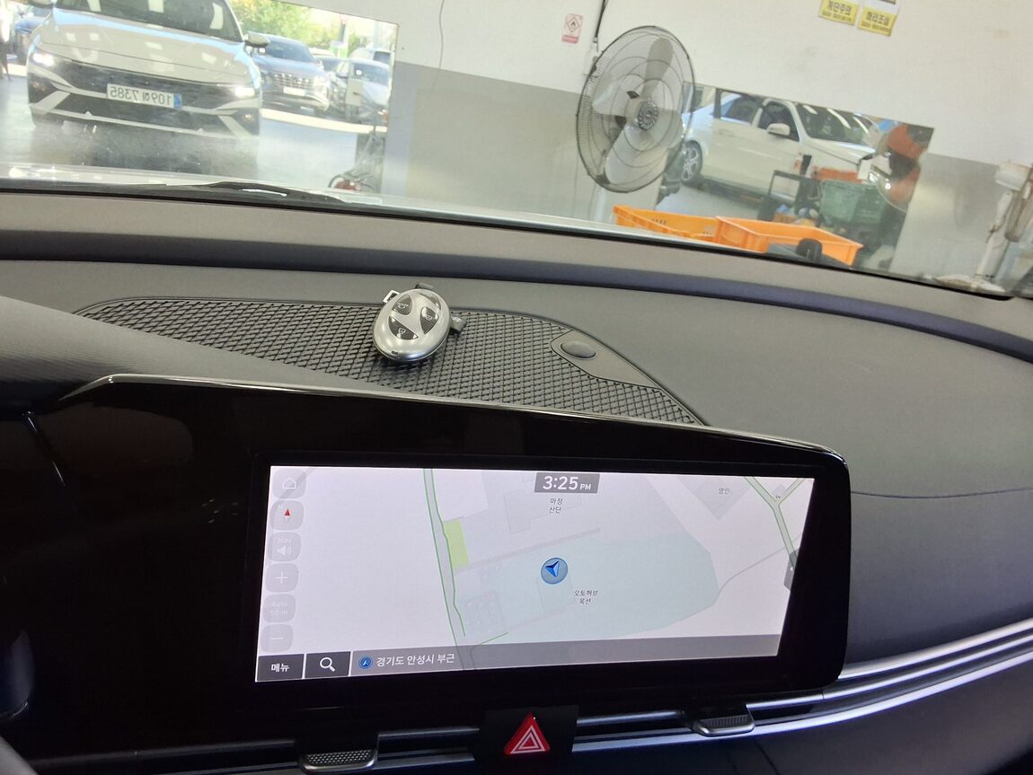 HYUNDAI THE NEW AVANTE (CN7) GASOLINE 1.6 MODERN 2024 - zdjęcie 17