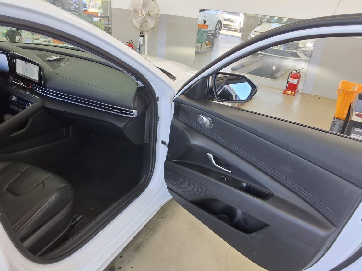 HYUNDAI THE NEW AVANTE (CN7) GASOLINE 1.6 MODERN 2024 - zdjęcie 14