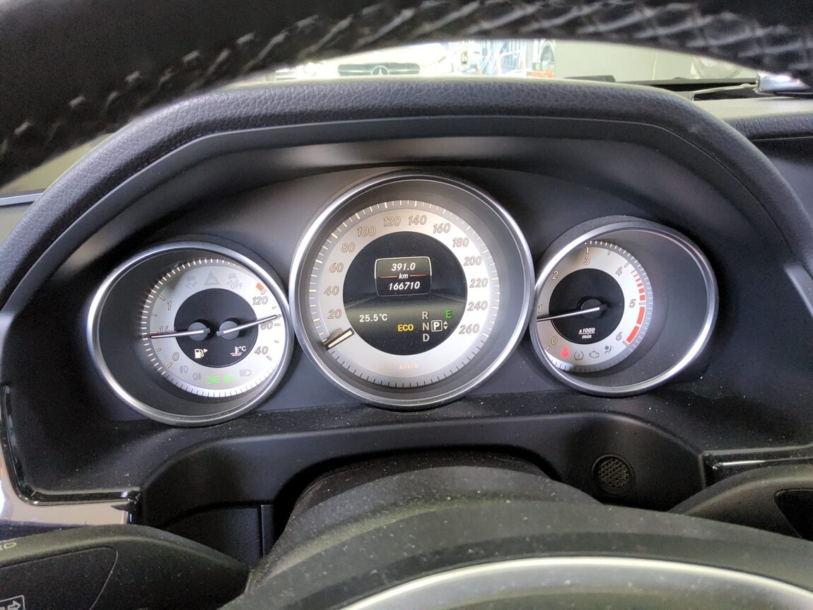 MERCEDES-BENZ E-CLASS (4TH GEN) E250 CDI BLUETEC 4MATIC AVANTGARDE 2015 - zdjęcie 9