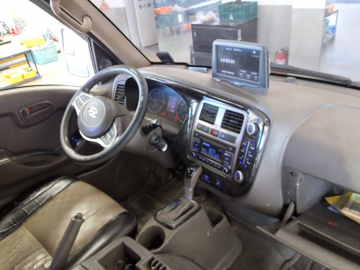 HYUNDAI PORTER II CRDi DOUBLE CAB EXTRA LONG WHEELBASE MODERN 2020 - zdjęcie 11