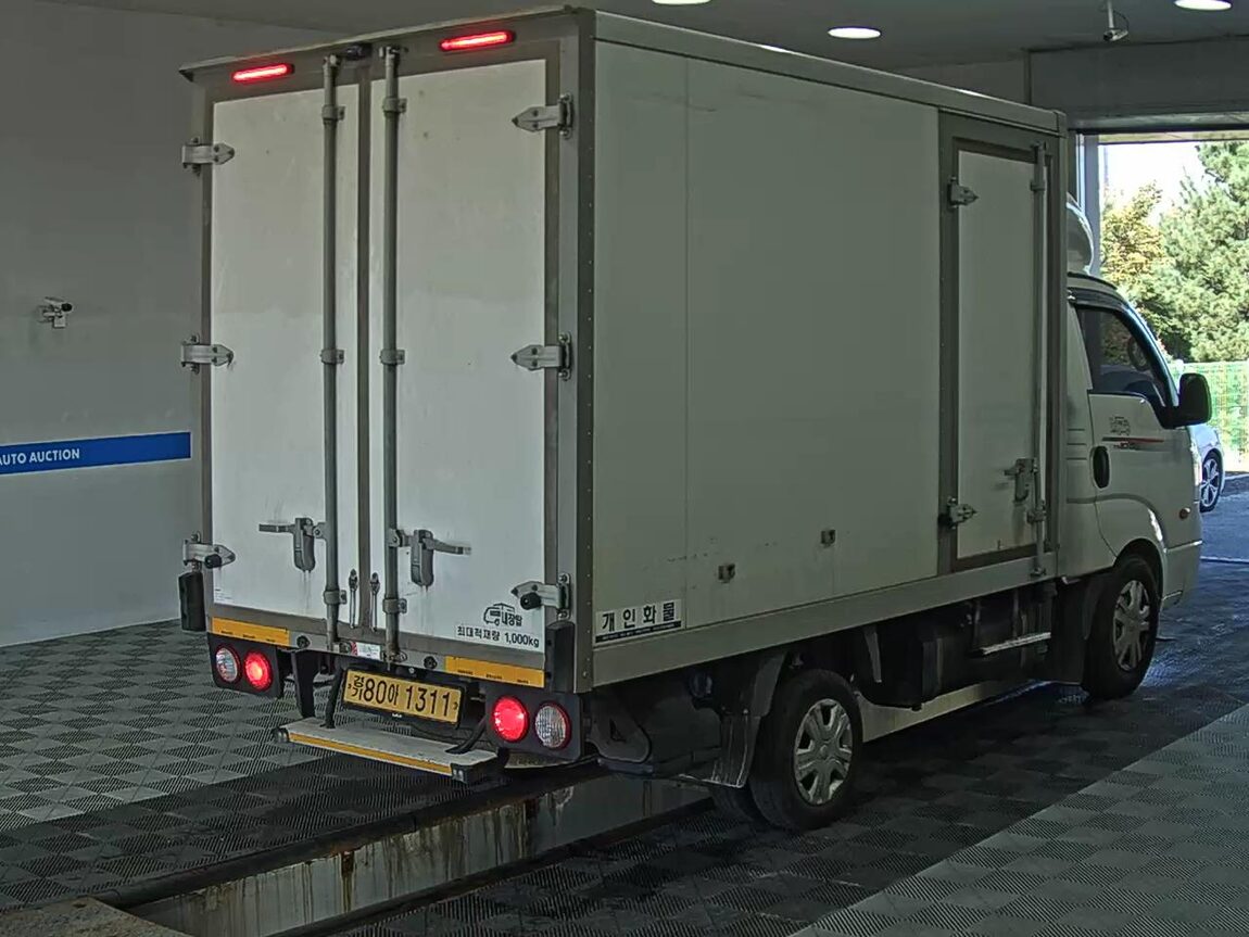 KIA THE NEW BONGO III CARGO BUILT-IN BOX TRUCK PLUS MODEL 2023 - zdjęcie 5