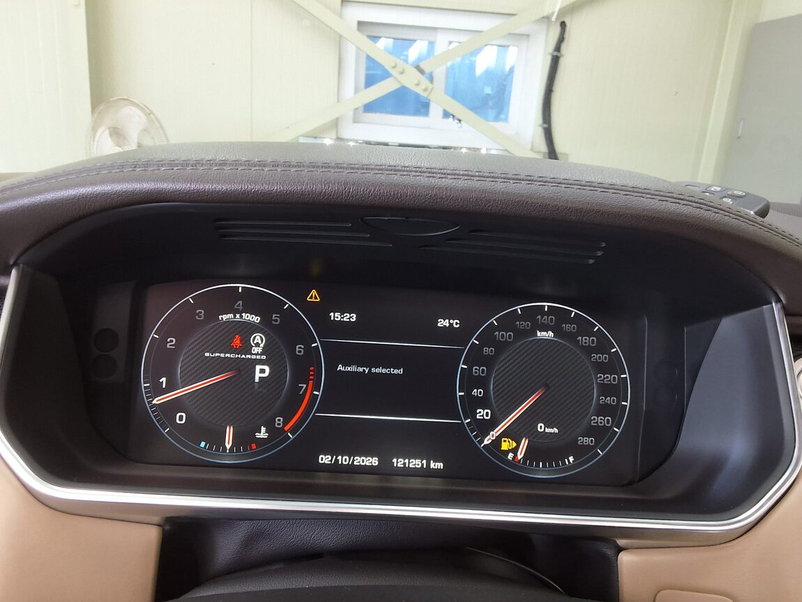 LAND ROVER RANGE ROVER (4TH GEN) 5.0 V8 SC VOGUE SE 2015 - zdjęcie 10