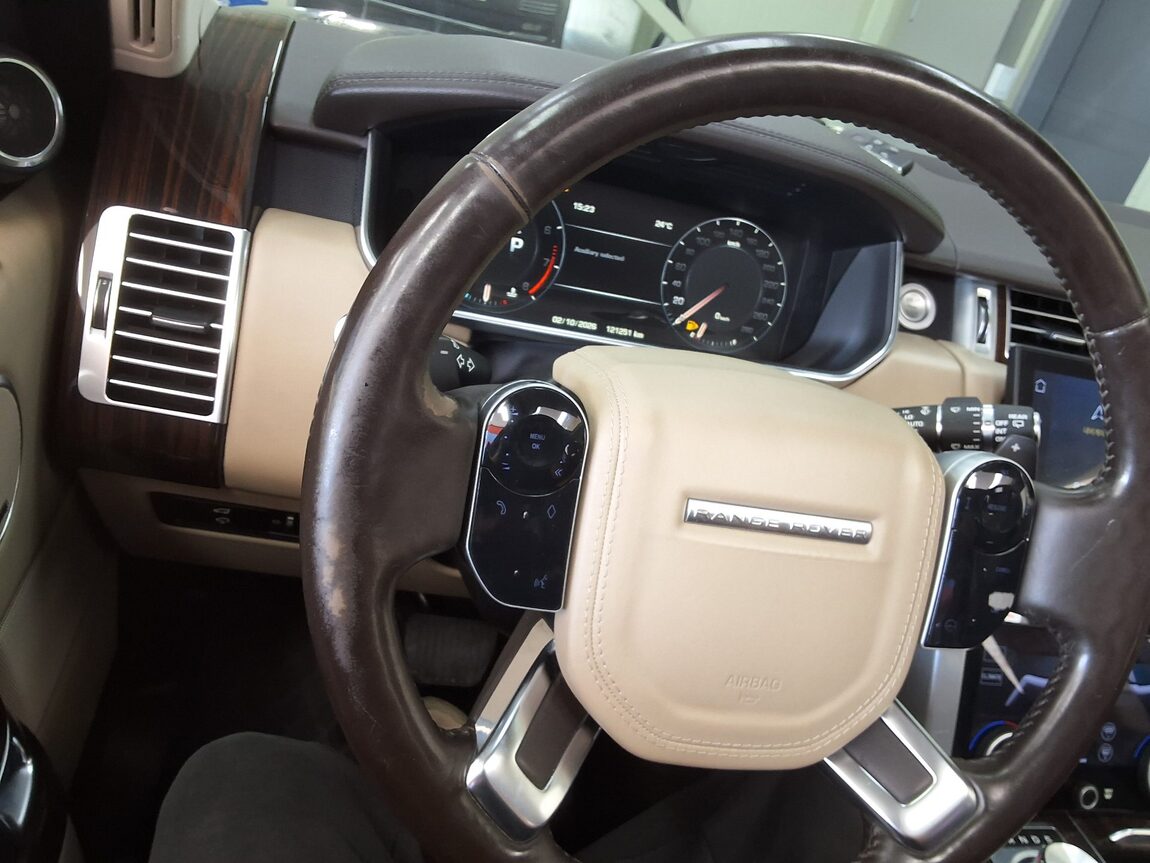 LAND ROVER RANGE ROVER (4TH GEN) 5.0 V8 SC VOGUE SE 2015 - zdjęcie 23