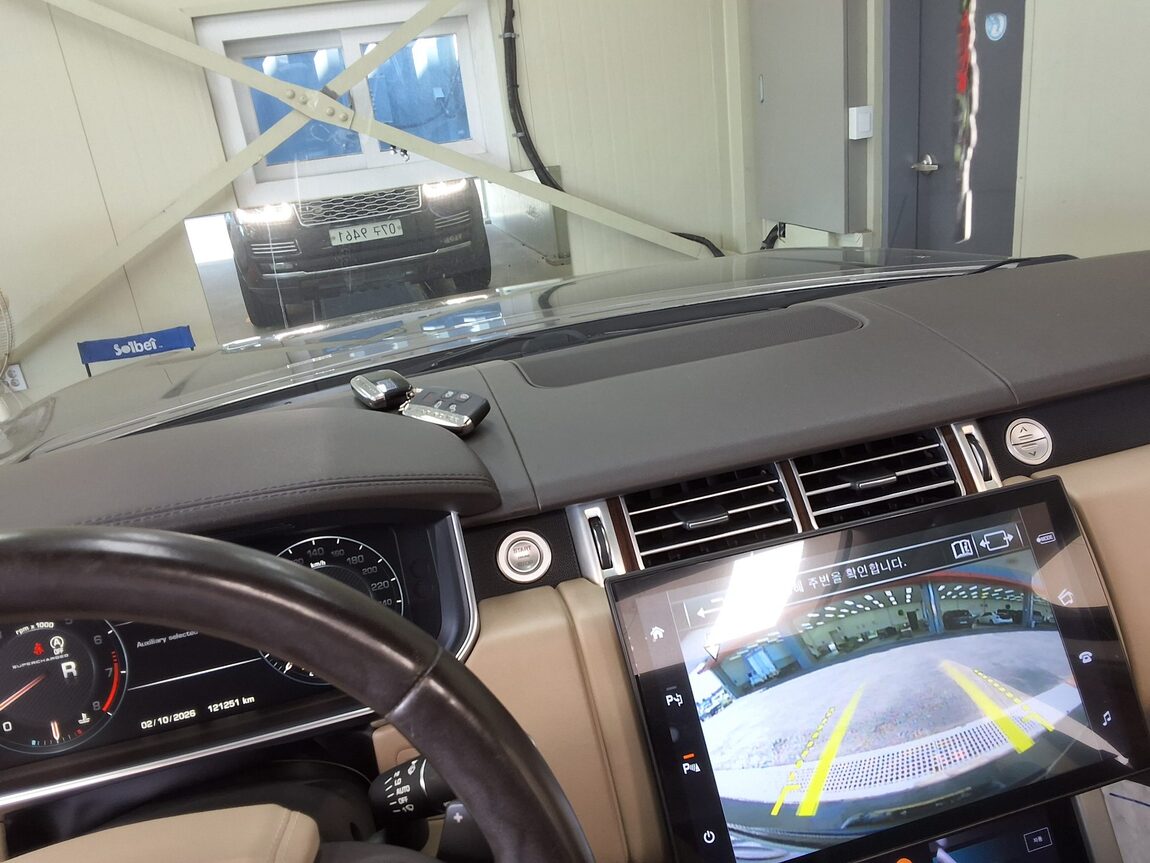 LAND ROVER RANGE ROVER (4TH GEN) 5.0 V8 SC VOGUE SE 2015 - zdjęcie 25