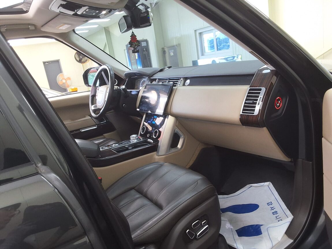 LAND ROVER RANGE ROVER (4TH GEN) 5.0 V8 SC VOGUE SE 2015 - zdjęcie 15