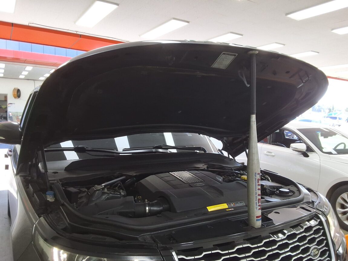 LAND ROVER RANGE ROVER (4TH GEN) 5.0 V8 SC VOGUE SE 2015 - zdjęcie 18