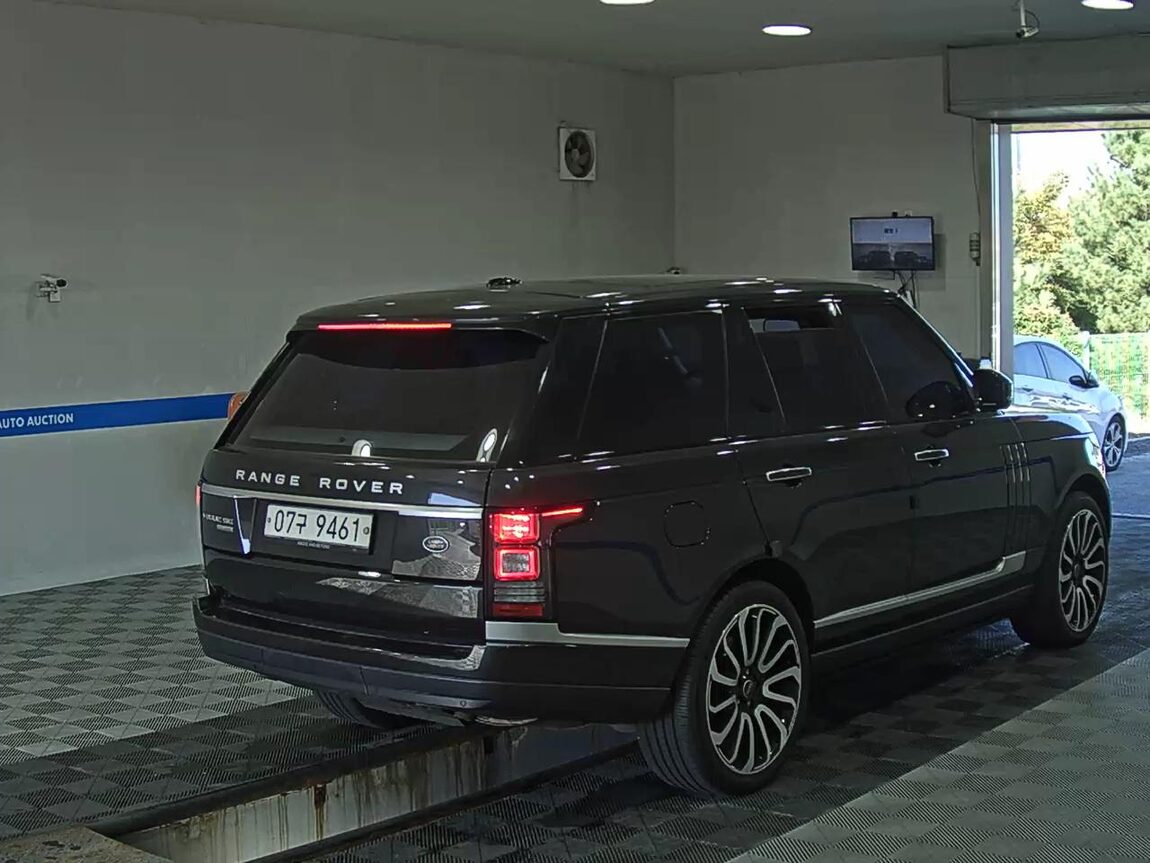 LAND ROVER RANGE ROVER (4TH GEN) 5.0 V8 SC VOGUE SE 2015 - zdjęcie 5