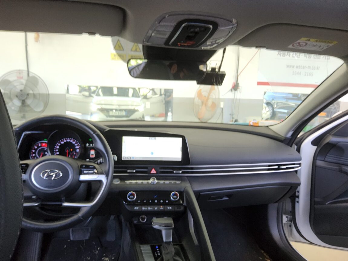 HYUNDAI AVANTE (CN7) 1.6 GASOLINE MODERN 2023 - zdjęcie 11