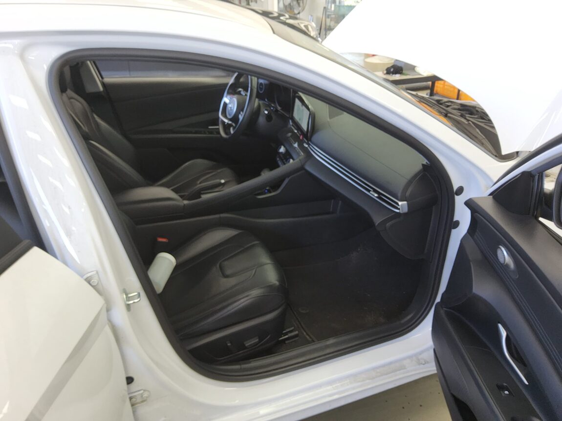 HYUNDAI AVANTE (CN7) 1.6 GASOLINE MODERN 2023 - zdjęcie 14