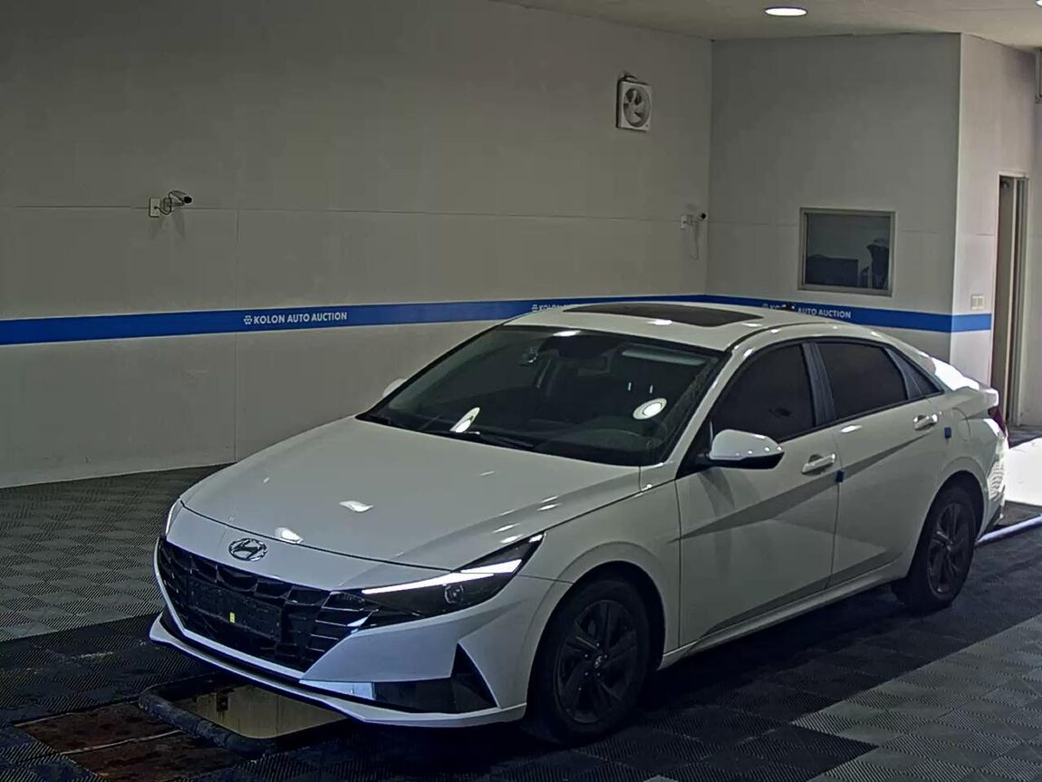 HYUNDAI AVANTE (CN7) 1.6 GASOLINE MODERN 2023 - zdjęcie 2