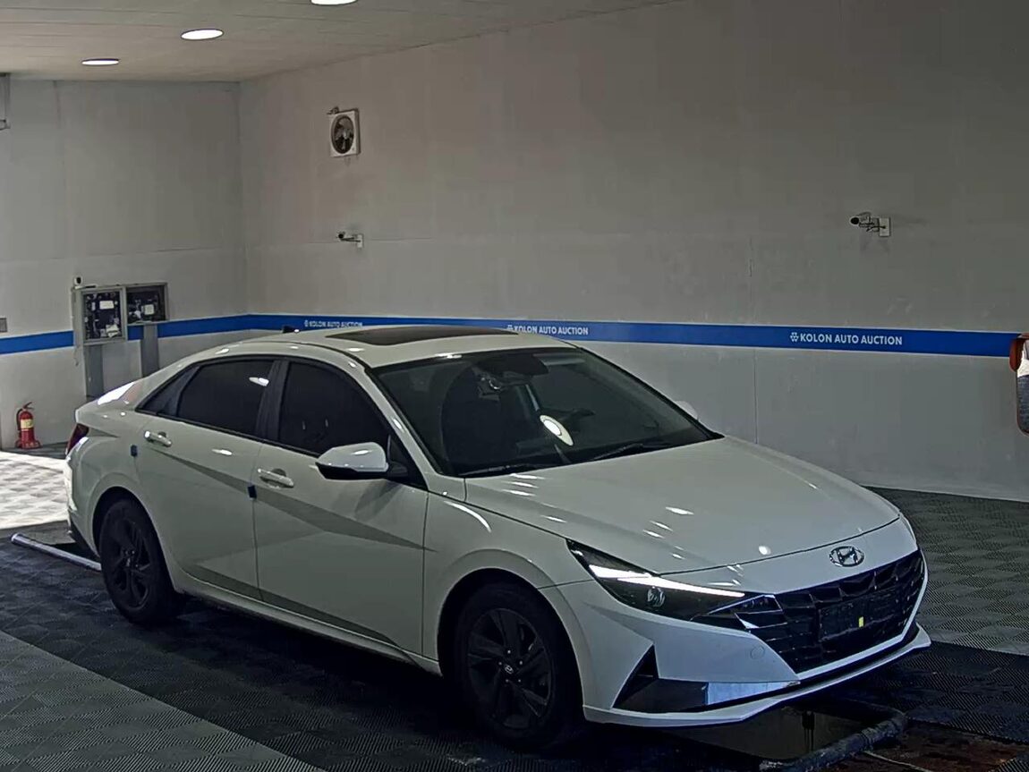 HYUNDAI AVANTE (CN7) 1.6 GASOLINE MODERN 2023 - zdjęcie 3