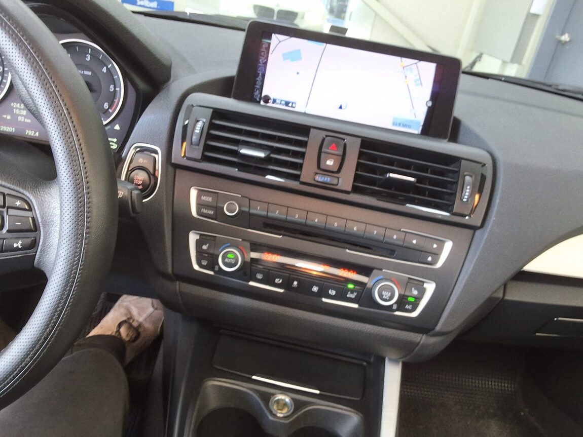 BMW 2 SERIES (1ST GEN) COUPE 220d LAUNCH PACK 2014 - zdjęcie 20
