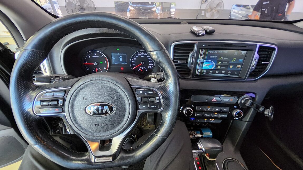 KIA NEW SPORTAGE R2.0 2WD PRESTIGE 2016 - zdjęcie 18