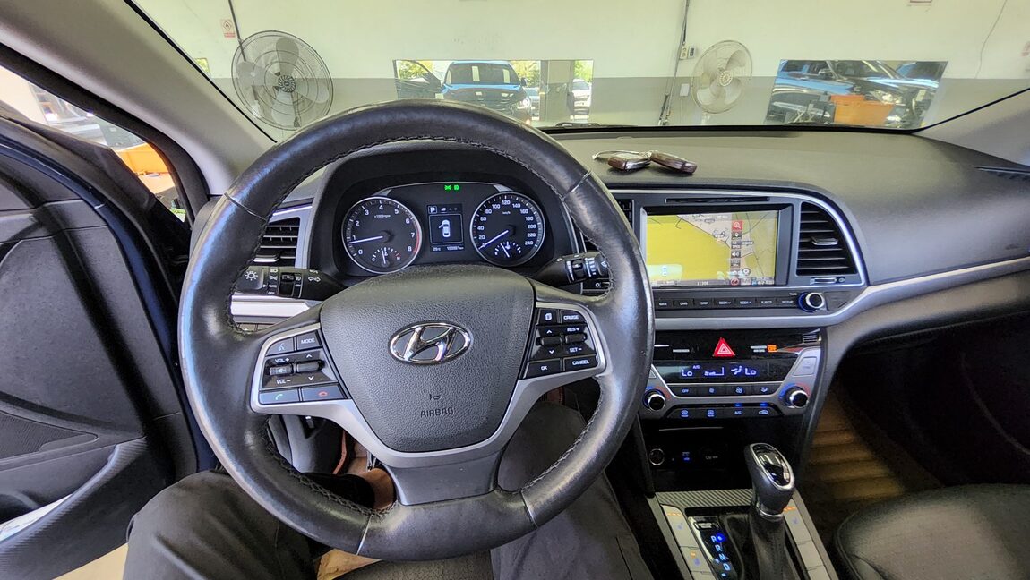 HYUNDAI AVANTE AD 1.6 GDi MODERN SPECIAL 2016 - zdjęcie 17