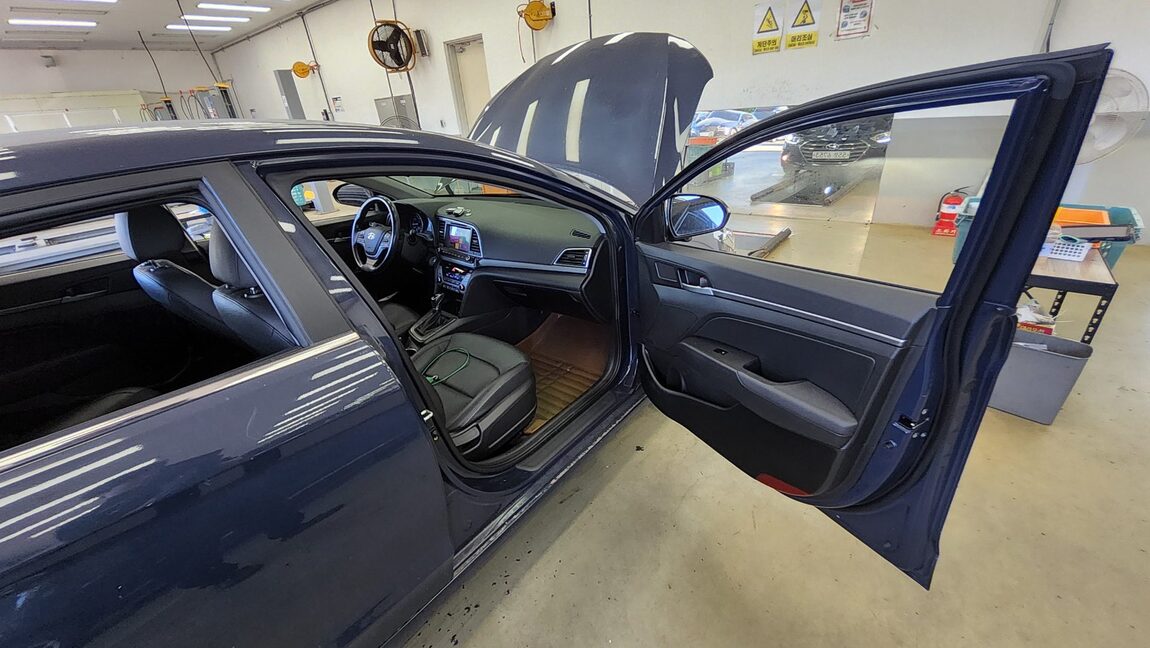HYUNDAI AVANTE AD 1.6 GDi MODERN SPECIAL 2016 - zdjęcie 14