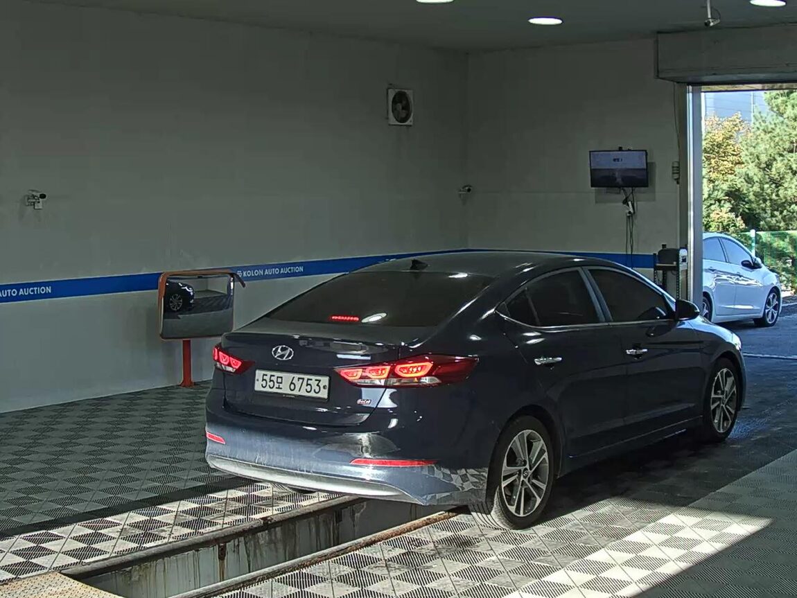 HYUNDAI AVANTE AD 1.6 GDi MODERN SPECIAL 2016 - zdjęcie 5