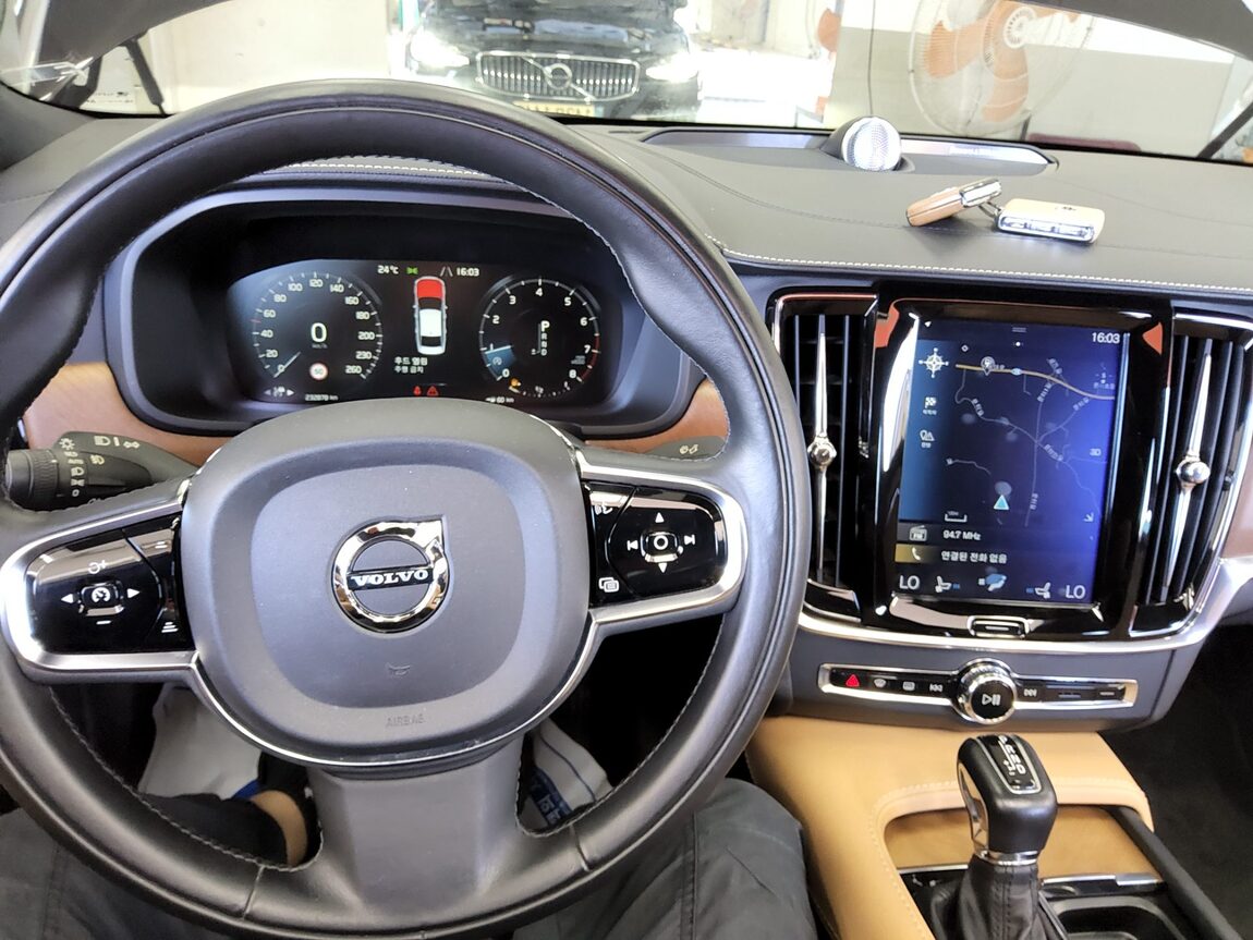 VOLVO THE NEW S90 T5 INSCRIPTION 2019 - zdjęcie 17