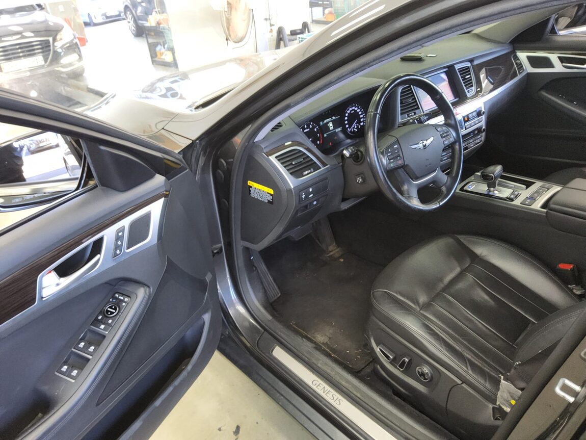 GENESIS G80 3.3 GDi AWD LUXURY 2017 - zdjęcie 10