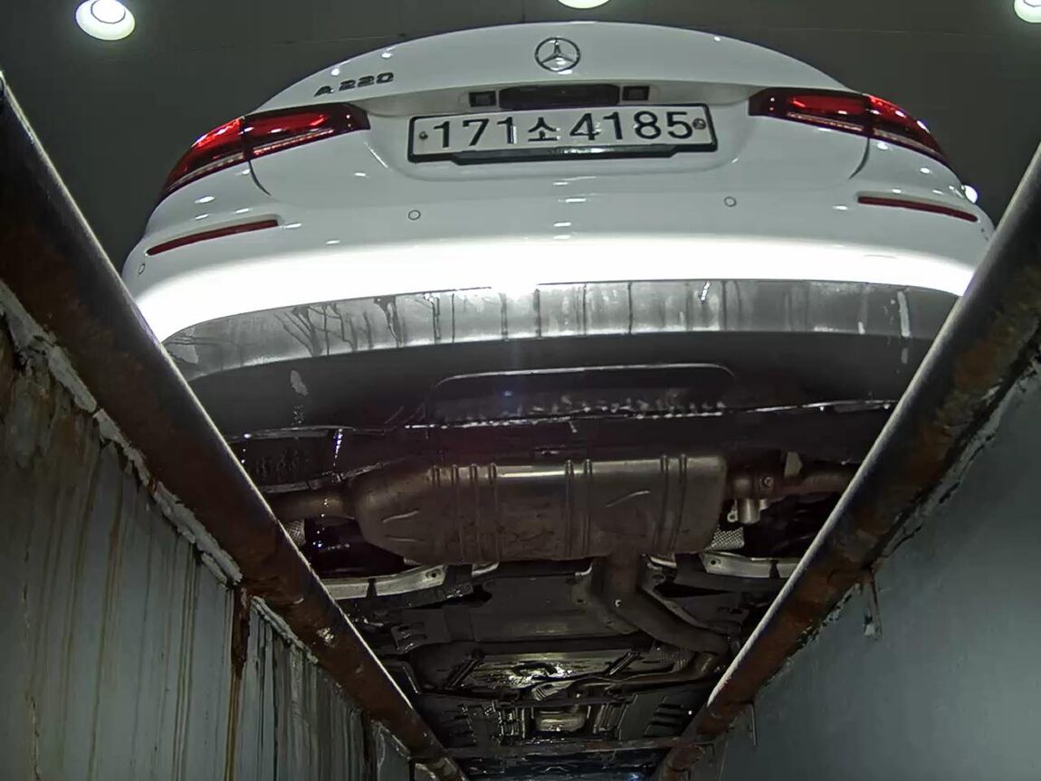 MERCEDES-BENZ A-CLASS (4TH GEN) A220 SEDAN 2020 - zdjęcie 8