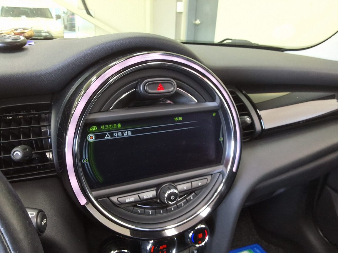 MINI COOPER (3RD GEN) 5-DOOR 1.5 HIGH 2015 - zdjęcie 27