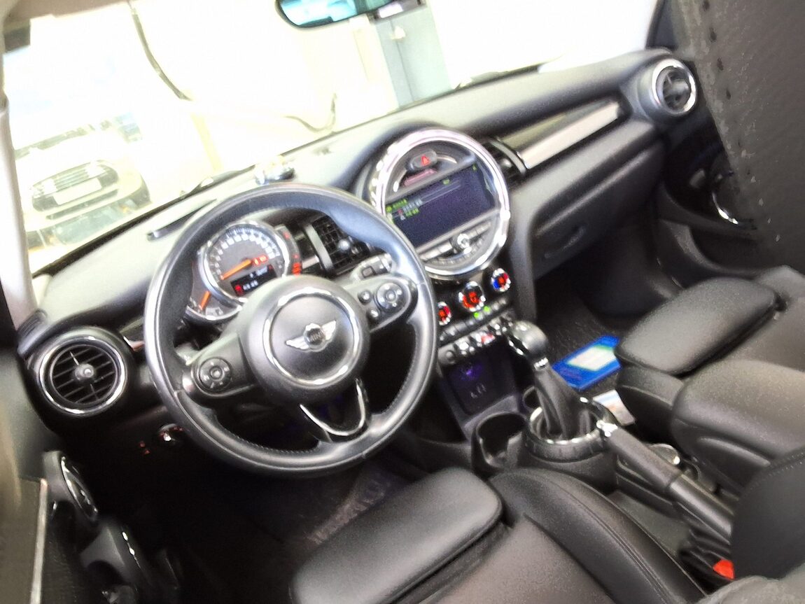 MINI COOPER (3RD GEN) 5-DOOR 1.5 HIGH 2015 - zdjęcie 12