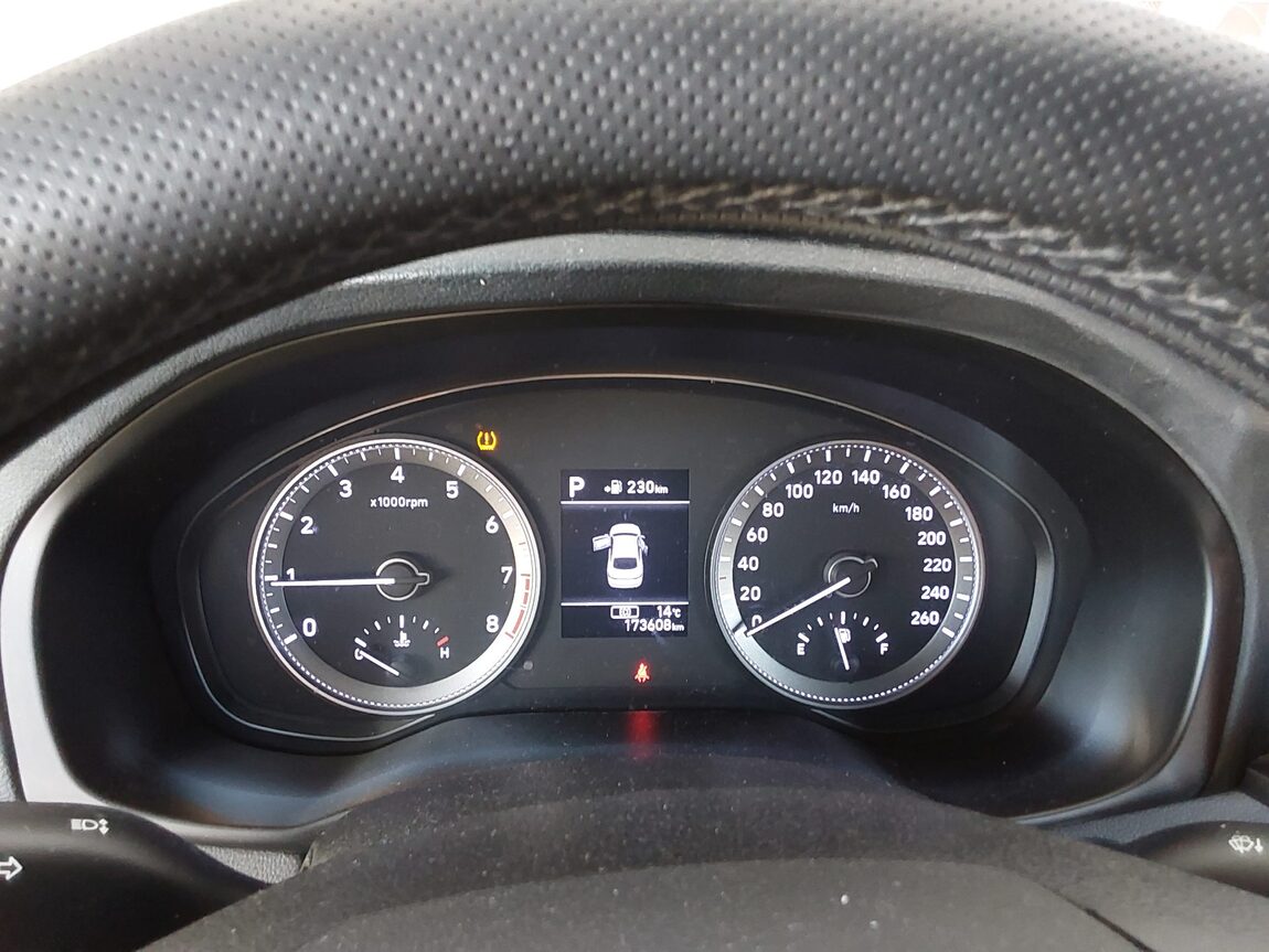 HYUNDAI GRANDEUR IG 2.4 GDi PREMIUM 2018 - zdjęcie 9