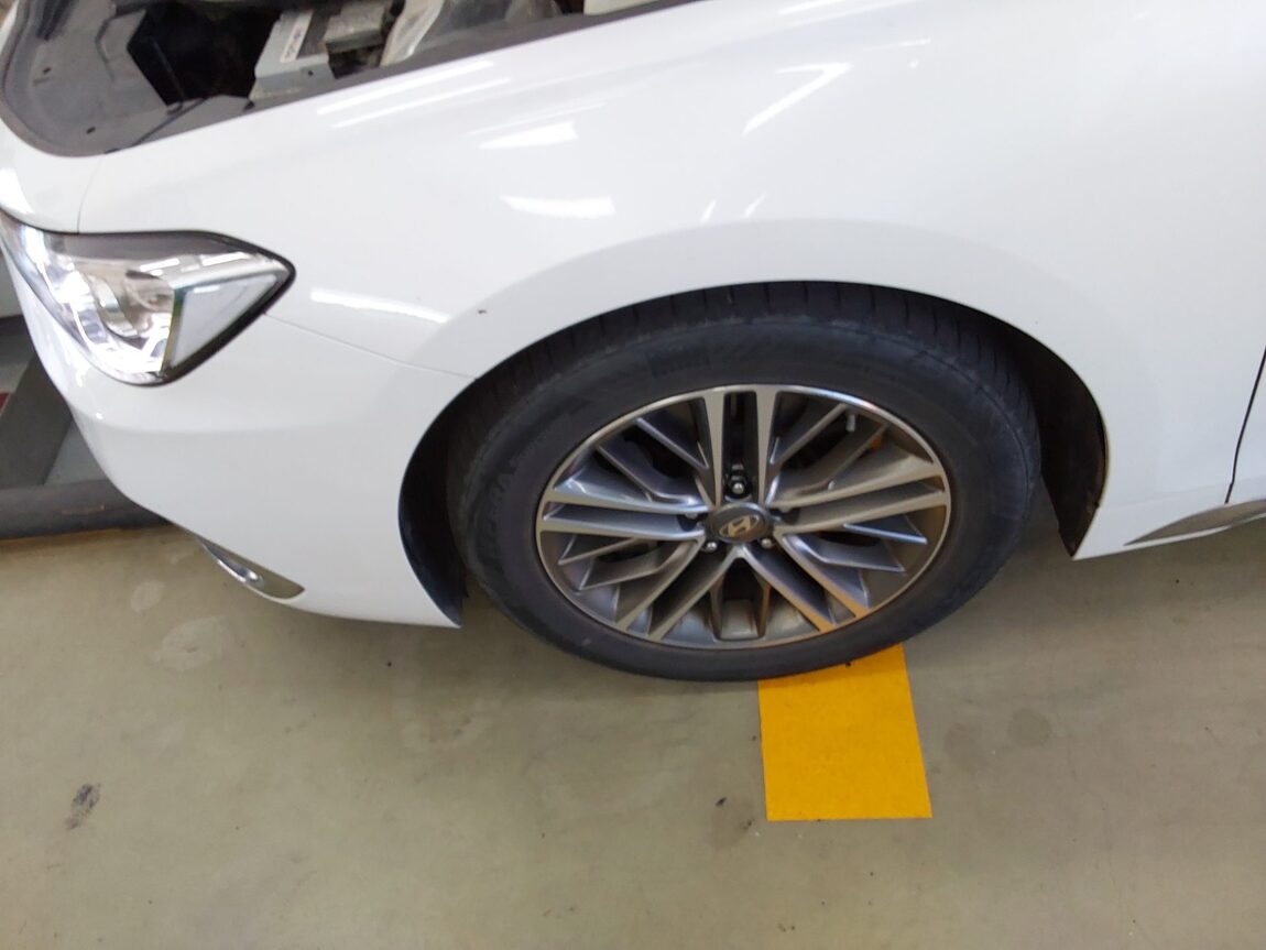 HYUNDAI GRANDEUR IG 2.4 GDi PREMIUM 2018 - zdjęcie 20