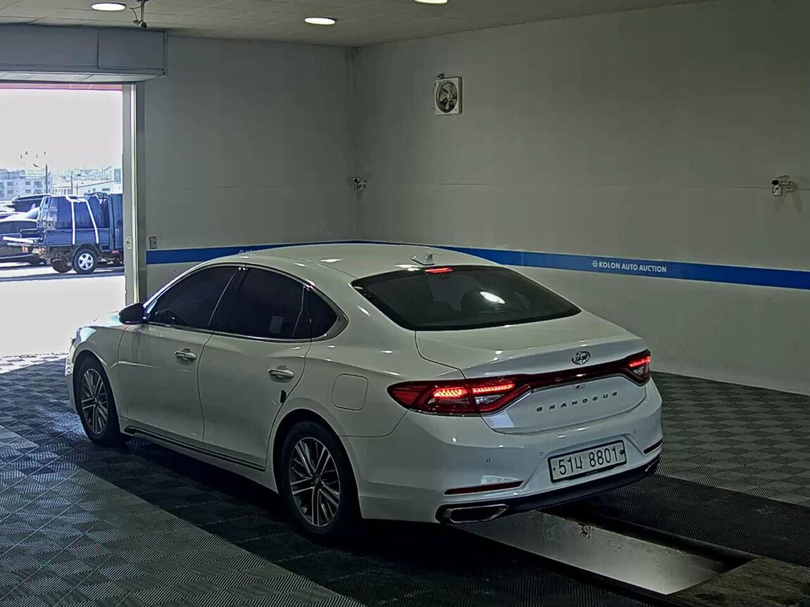 HYUNDAI GRANDEUR IG 2.4 GDi PREMIUM 2018 - zdjęcie 6
