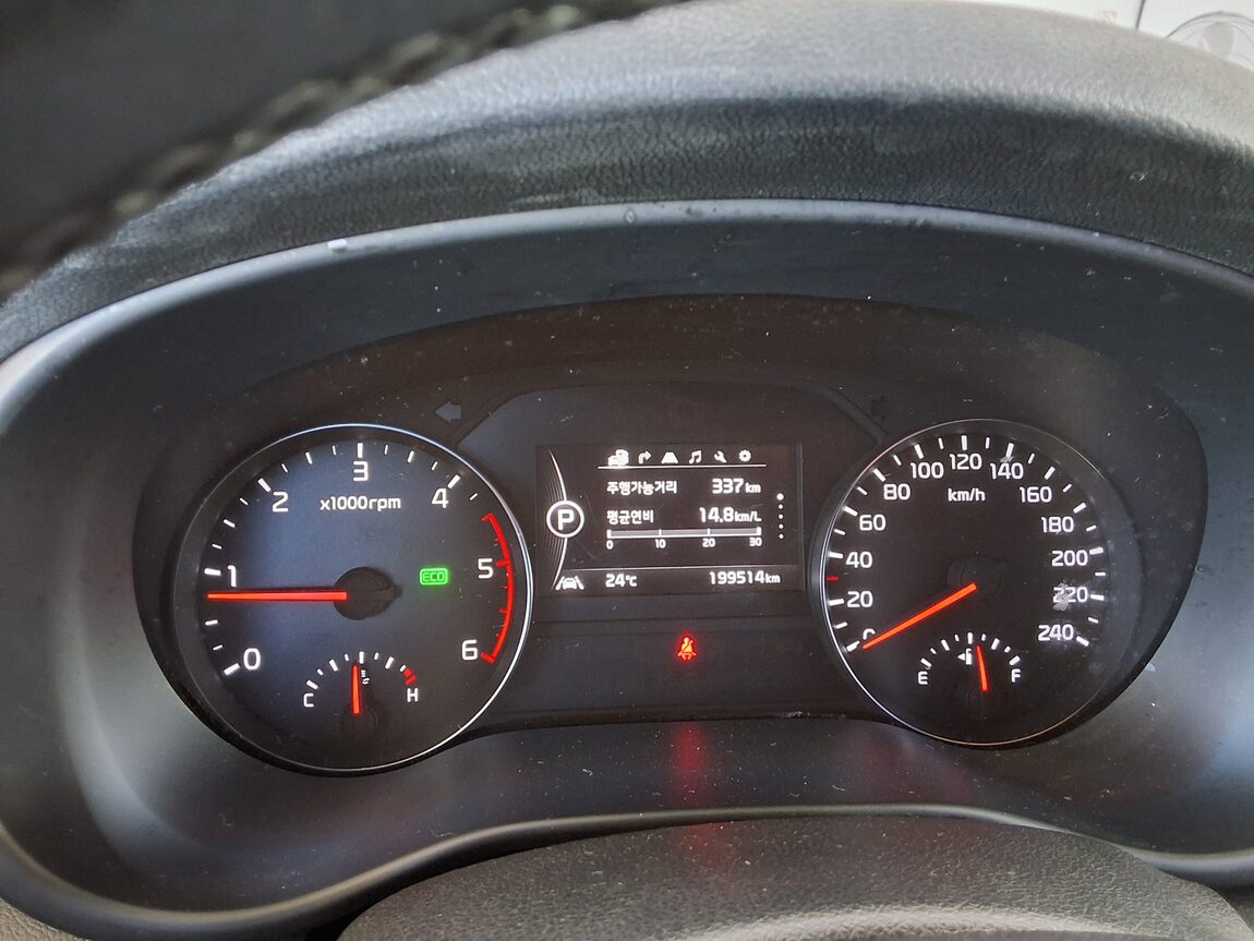 KIA NEW SPORTAGE R2.0 2WD NOBLESSE SPECIAL 2018 - zdjęcie 9