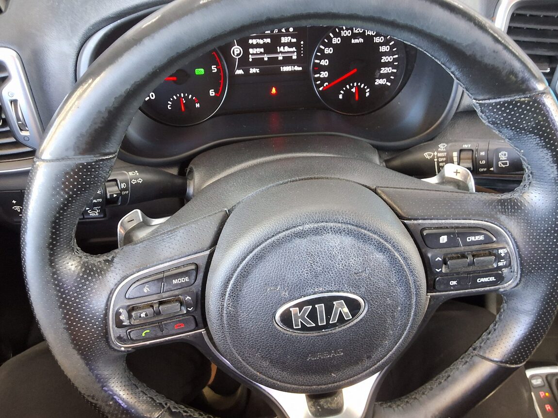 KIA NEW SPORTAGE R2.0 2WD NOBLESSE SPECIAL 2018 - zdjęcie 17