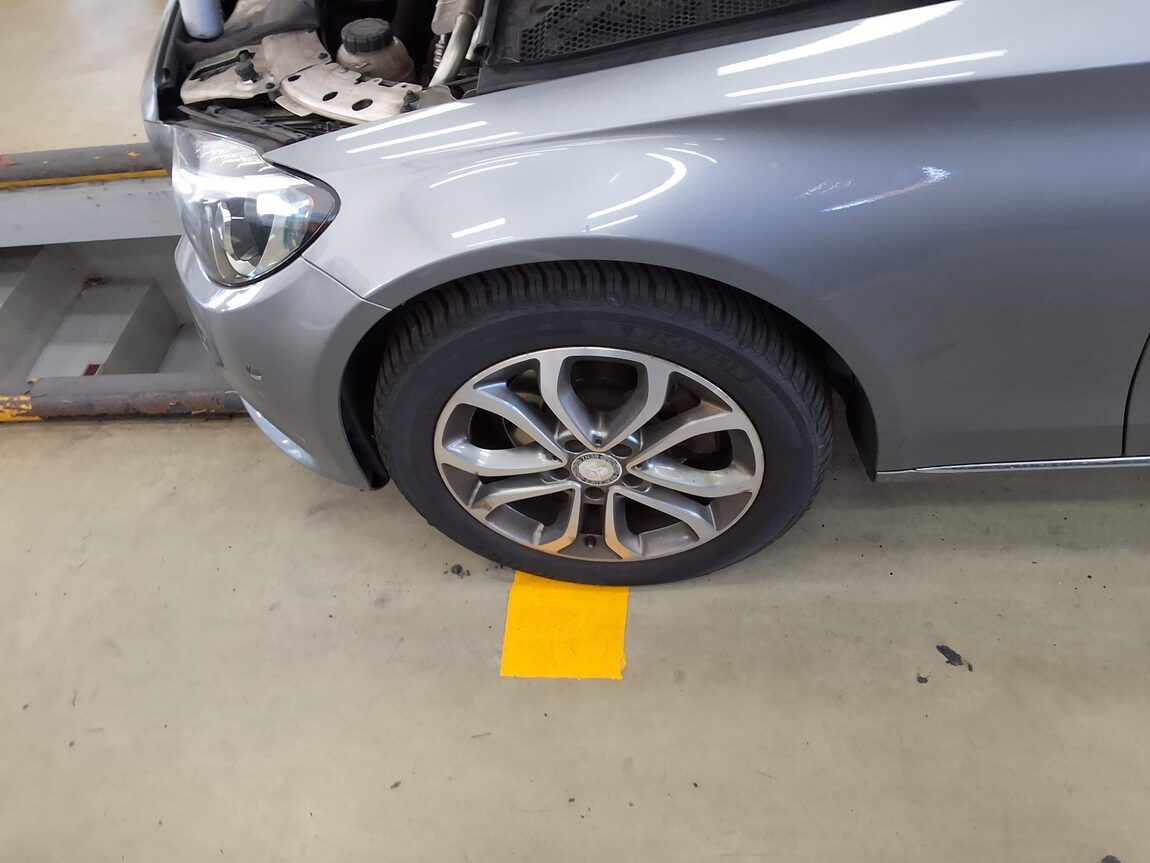 MERCEDES-BENZ C-CLASS (4TH GEN) C220 d 4MATIC ESTATE 2016 - zdjęcie 22