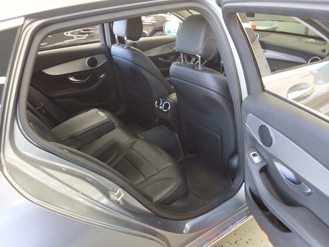 MERCEDES-BENZ C-CLASS (4TH GEN) C220 d 4MATIC ESTATE 2016 - zdjęcie 13