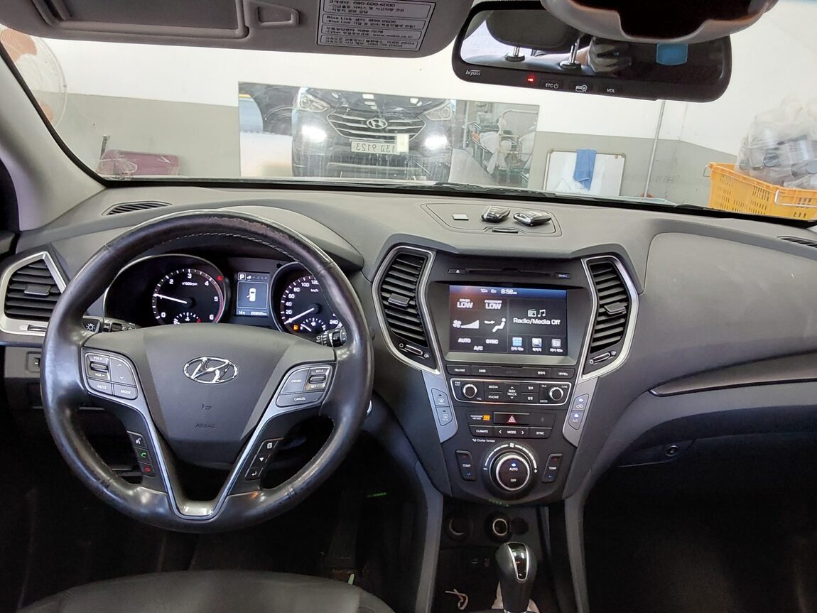 HYUNDAI SANTA FE THE PRIME DIESEL R2.0 2WD PREMIUM 2017 - zdjęcie 11
