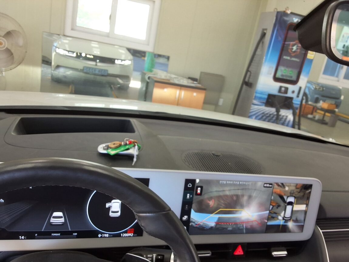 HYUNDAI IONIQ 5 EV AWD LONG RANGE PRESTIGE 2022 - zdjęcie 25