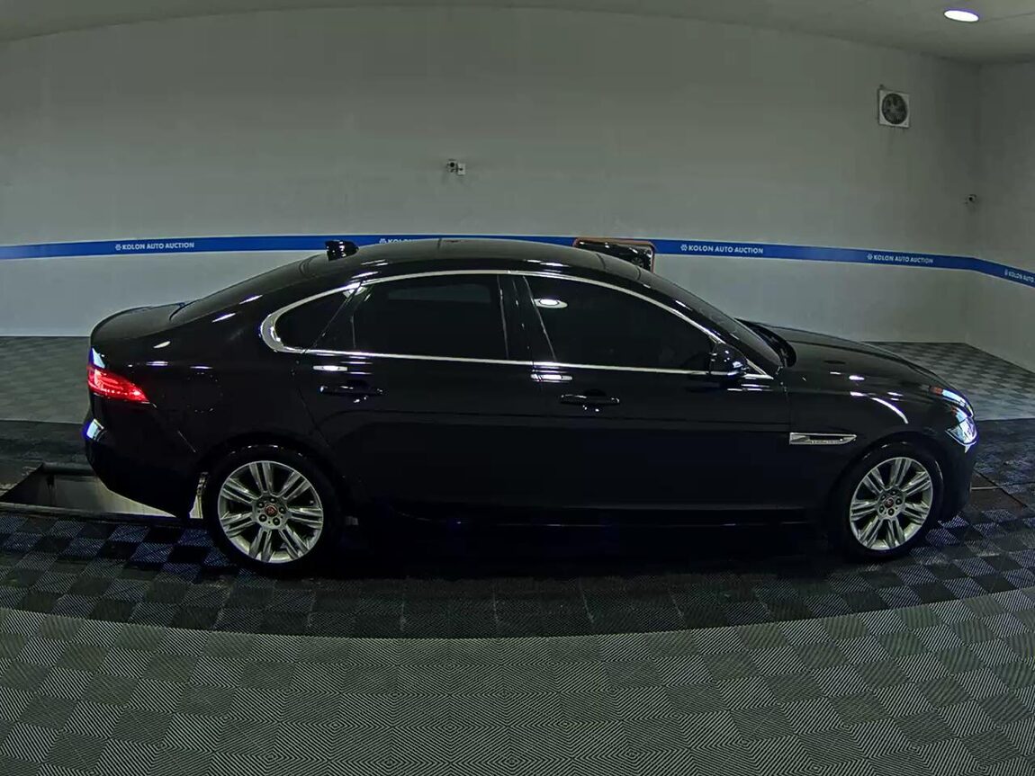 JAGUAR XF (2ND GEN) 3.0 30d PORTFOLIO 2017 - zdjęcie 4